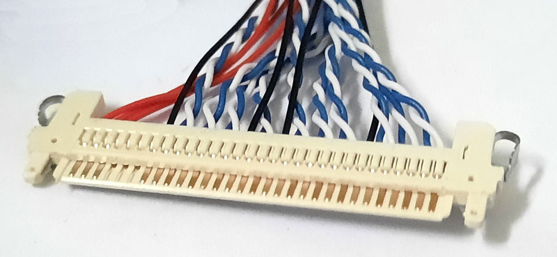 ������ LVDS  FIX-30P-S8 ����������� ������� � ������� 400��.