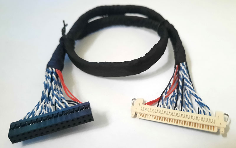 ������ LVDS  FIX-30P-S8 ����������� ������� � ������� 400��.