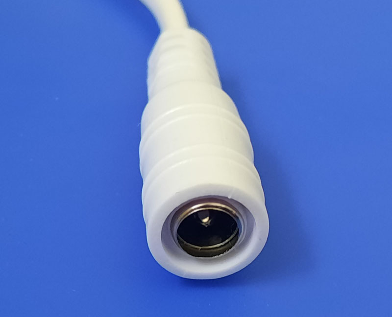 Mini ���������� ��� ����� RGB, 3 ������ �� 4�, � RF (�����) ������� 10 ������.