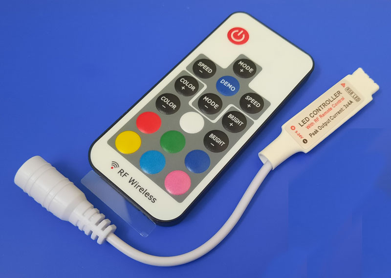 Mini ���������� ��� ����� RGB, 3 ������ �� 4�, � RF (�����) ������� 10 ������.