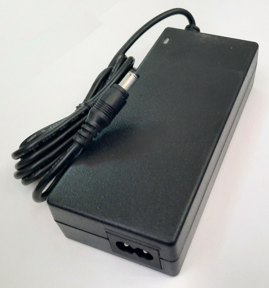���� ������� 15V 5A