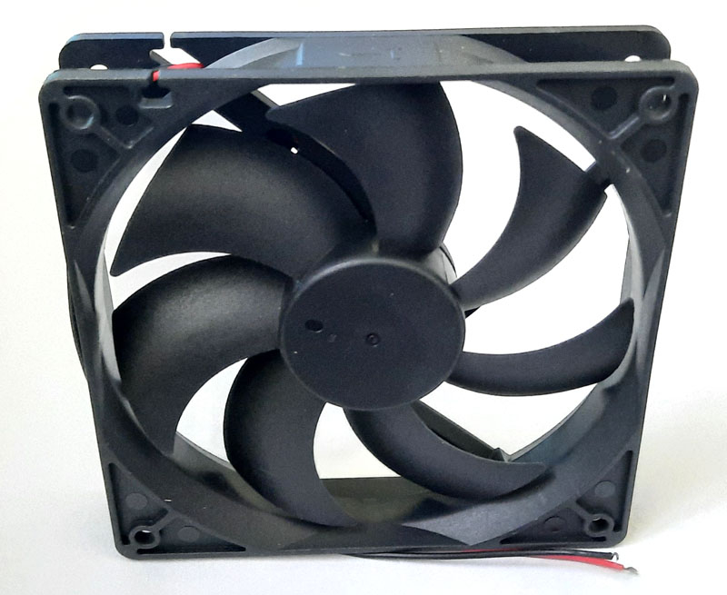 ���������� 120�120�25 ��, 12V, ����� ����������.
