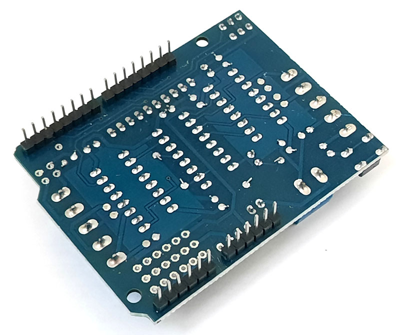 ������� ������� �� ������ ���������� L293D ��� ARDUINO.