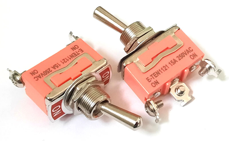 E-TEN 1121, on-on, 15A, 250V.
