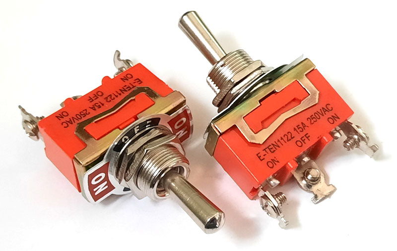 E-TEN 1122, on-off-on, 15A, 250V.
