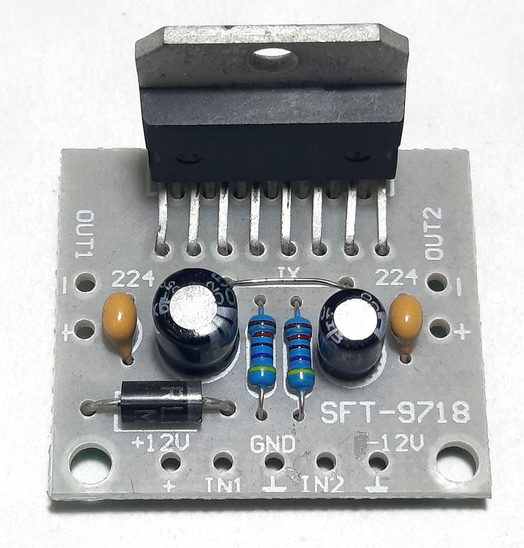 ���������������� ��������� �������� 2�15WT �� TDA7297.