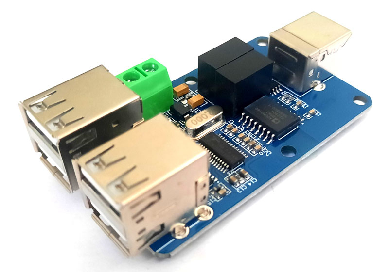 ������ �������������� �������� ��� 4-� USB �� ���� ADUM3160.
